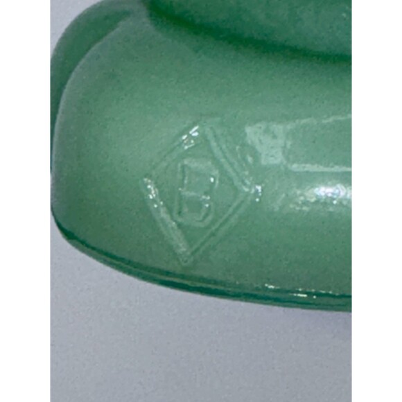 Vintage Boyd Glass “Miss Cotton” Kitten on a Pillow – Jadeite Green – 1980s - Picture 6 of 10